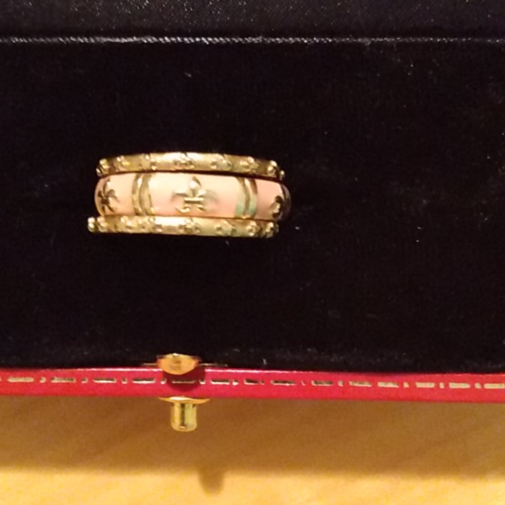 18K Fleur-de-lis Rings - Picture 5 of 15